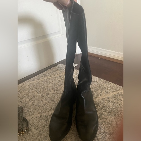 Black long boots with zipper in the back. - Picture 4 of 5
